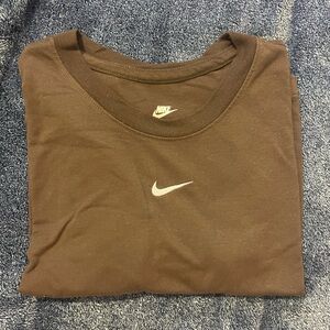 Brown t shirt